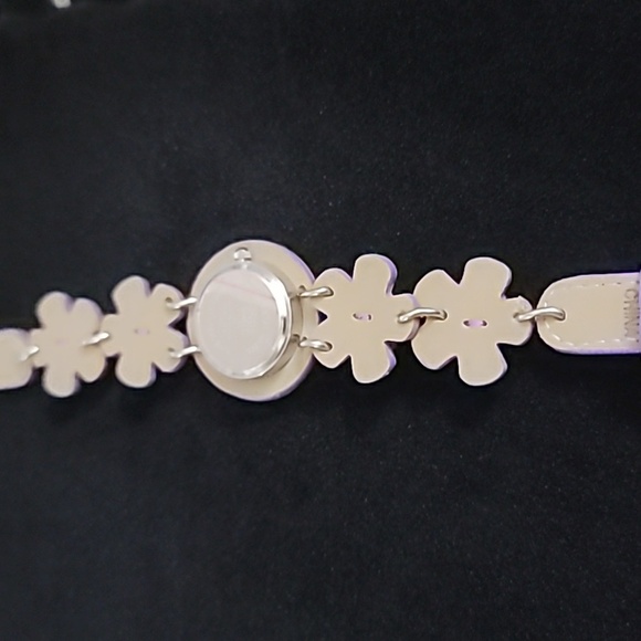 Kids / Womens Faded Glory Purple Floral Watch - Picture 5 of 6